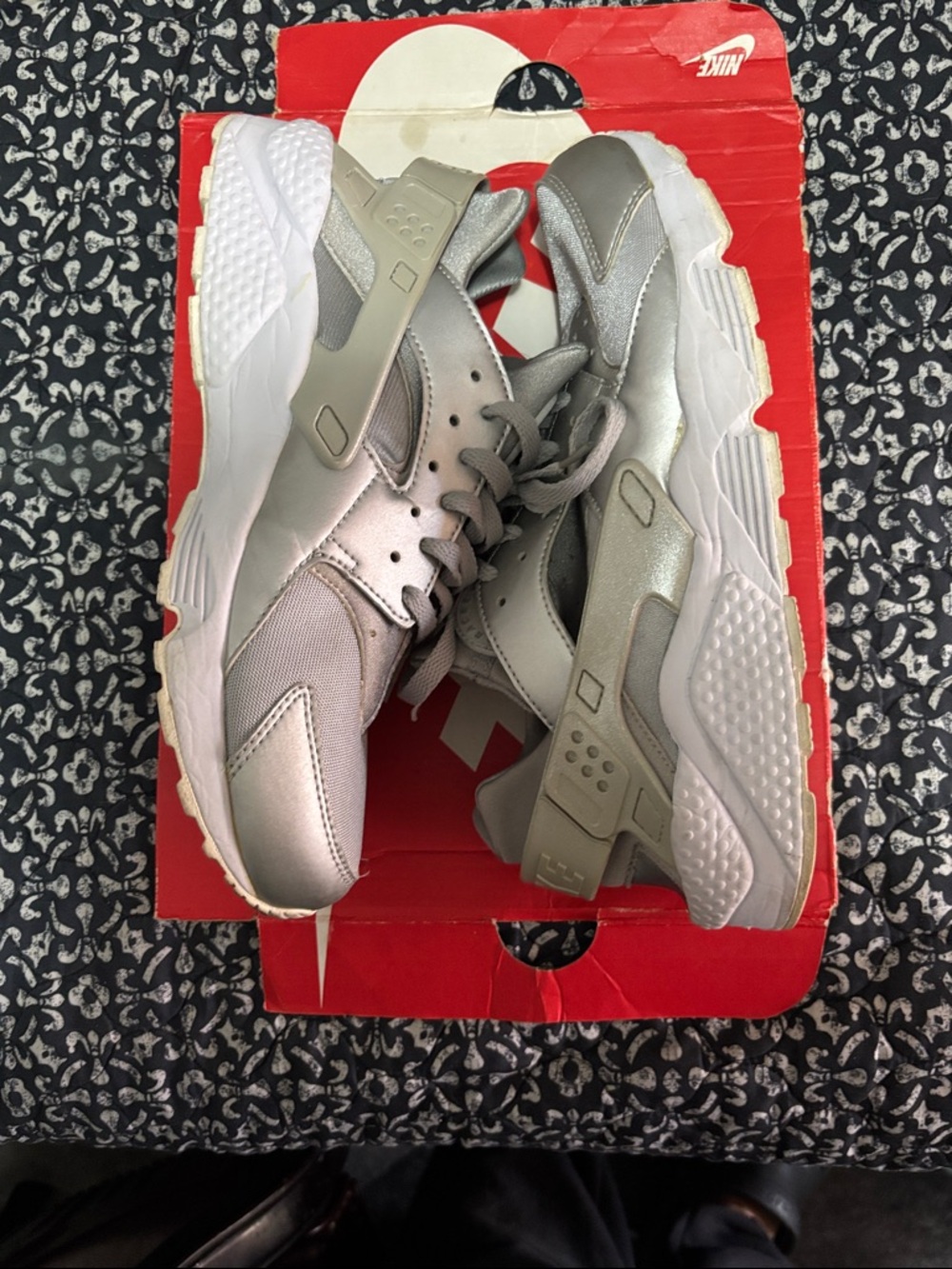 Nike Silver and White Huarache-metallic silver